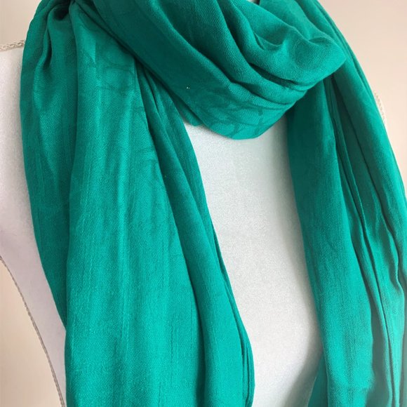 Pretty Green Scarf - Picture 2 of 3
